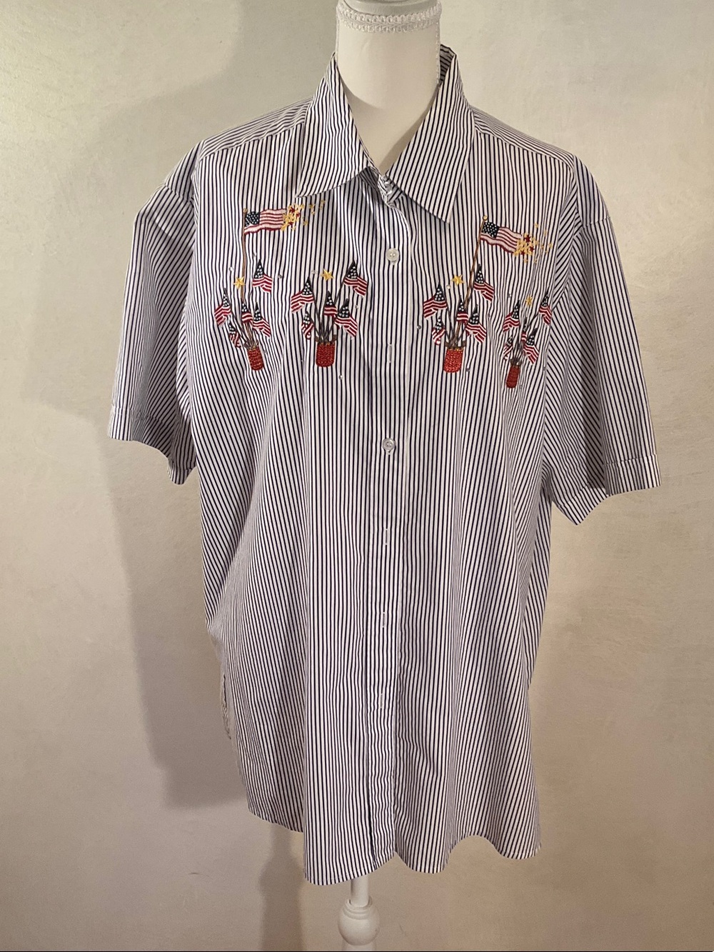The Quacker Factory Women’s blue striped short sleeved Button Down Shirt